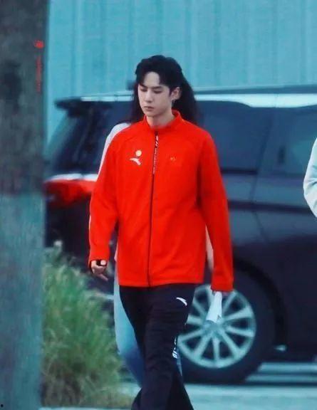 王一博吃瓜爆料最新视频,娱乐圈幕后真相大曝光！