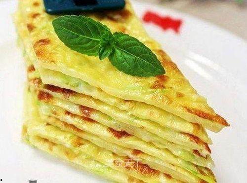 角瓜怎样给宝宝做饼吃视频,简单营养的辅食制作教程